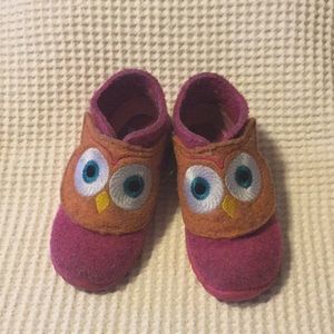 Adorable toddler woolen shoes with velcro closure